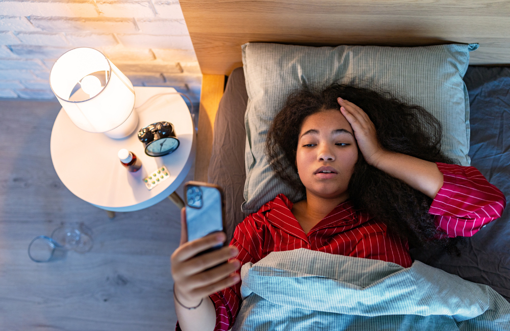 women can't sleep due to disorder